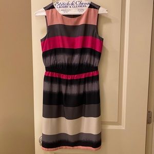 💰 3/$10 EUC Loft Sleeveless Dress
